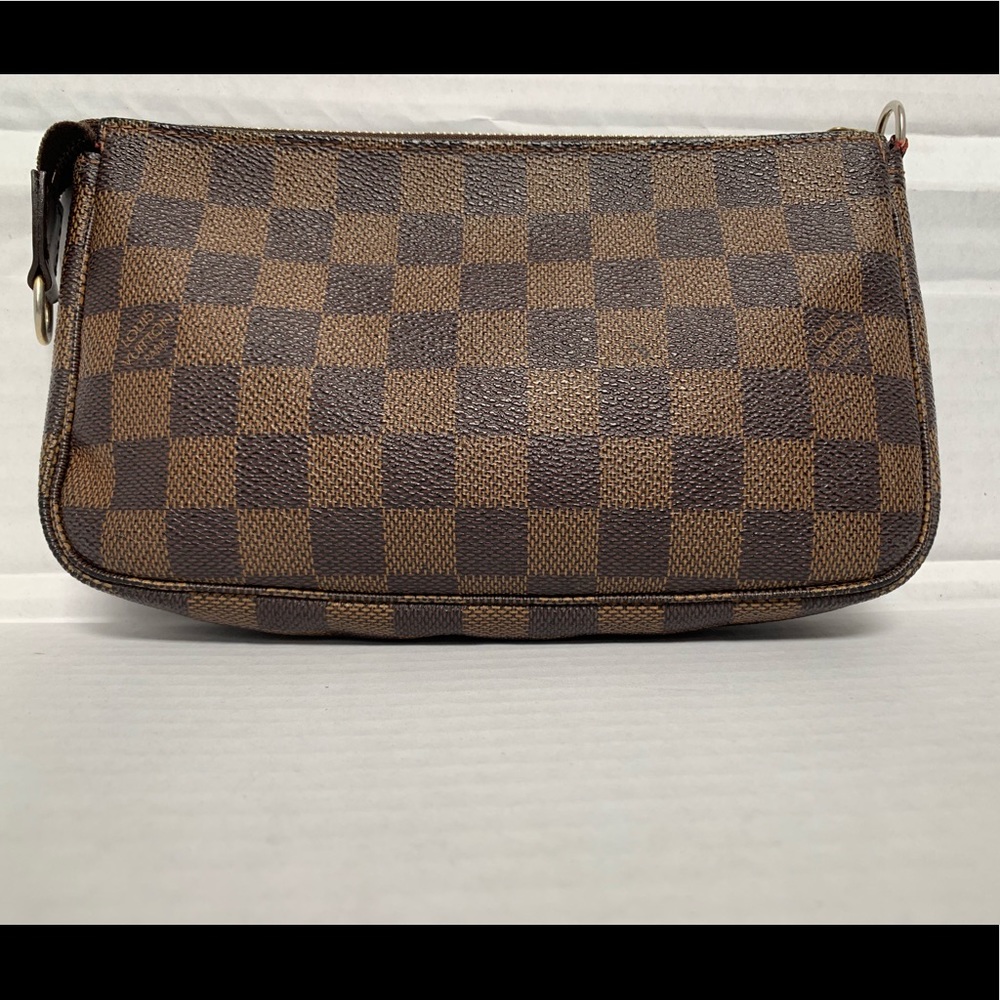 🎈SOLD 🎈 Louis Vuitton Pochette Accessories DE